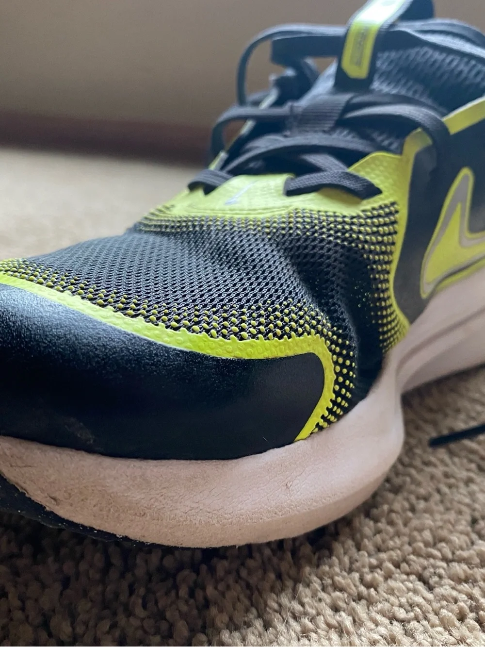 Nike cosmic runner